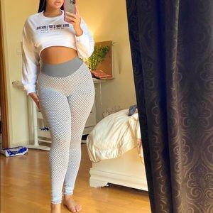 Booty leggings very stretchy